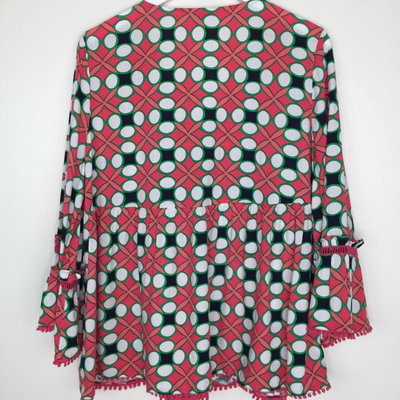 SOLD❗️CROWN & IVY Coral salmon geo design top - Picture 8 of 8